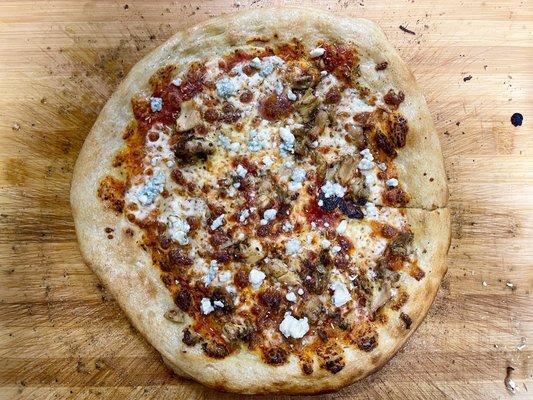 Matey- jerk chicken, blue cheese, honey, mozzarella