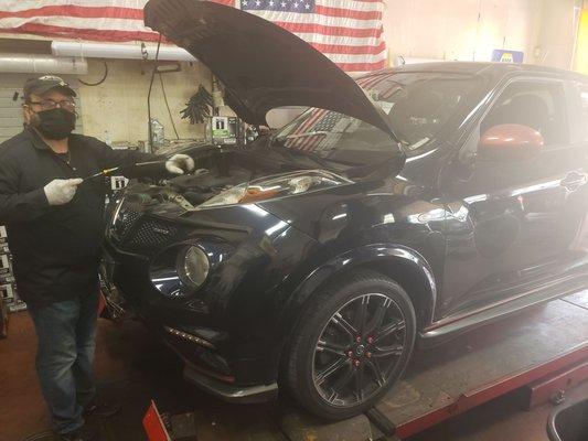 Owner Fred changing oil in my Nissan Juke Nismo.