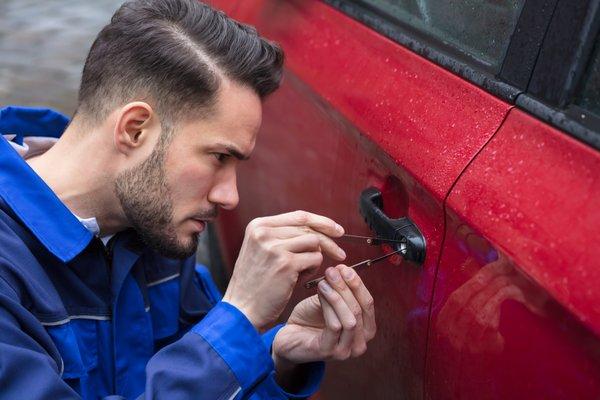 Auto locksmith