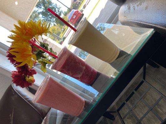 Mango smoothie  Piña-Jamaica smoothie Strawberry smoothie