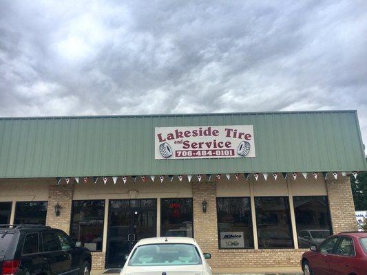 Lakeside Tire and Service