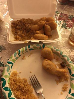 Boneless chicken with plain fried rice I also orders fried wonton