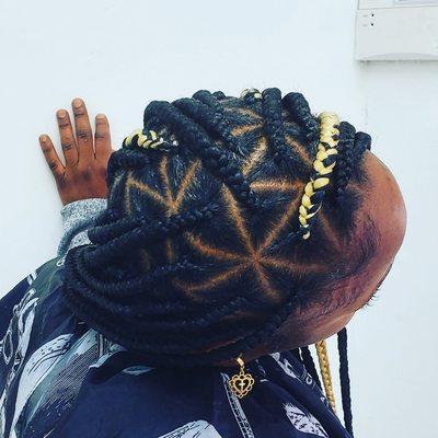 Triangle Knotless Braids