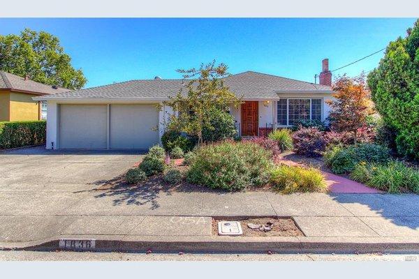 SOLD- 1836 Little John Ln Santa Rosa, CA