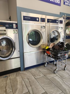 Center Square Laundromat and Shipping