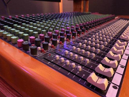 Toft ATB 24 - Analog Console