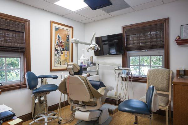 Dental treatment room