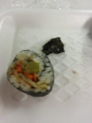 It a pitiful kimbap with just four ingredients. ..this is 4 50