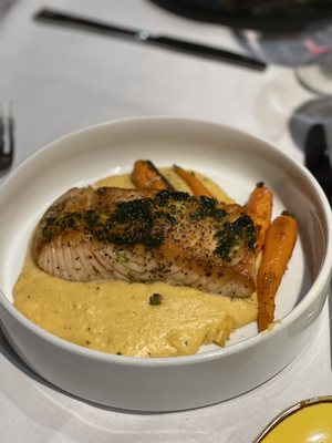 Salmon with cheesy grits