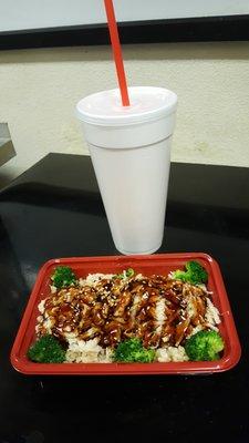 Have a delicious healthy protein shake and brown rice chicken bowl for less than 10 dollars only at Juice Paradise!