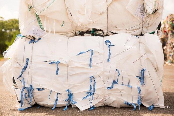 We buy PP FIBC woven bales!