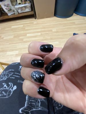 Nails in black for Halloween