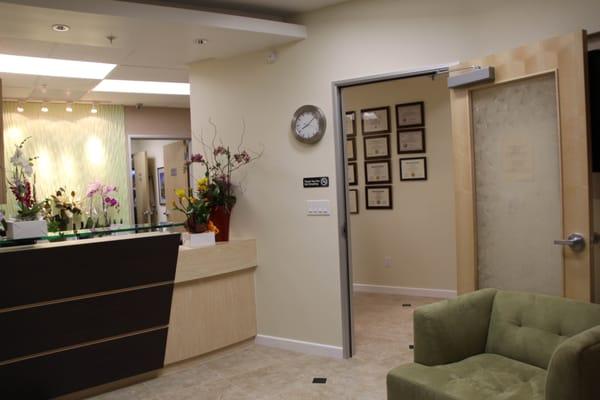 Our waiting area provides reading materials, patient education programs and free access to WiFi connection for your convenience.