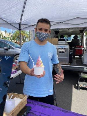 Dragonfruit /vanilla soft serve in a cup $7 at the Kakaako Farmers Market!