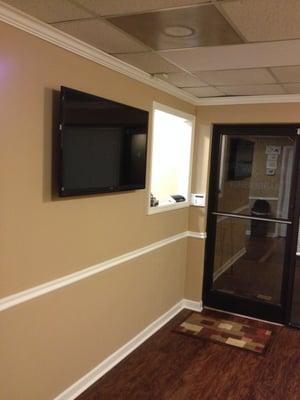 Comfortable and quit waiting area with WIFI access and TWC Cable TV.....