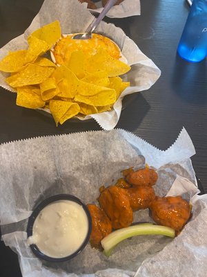 Boneless wings and Buffalo chicken dip