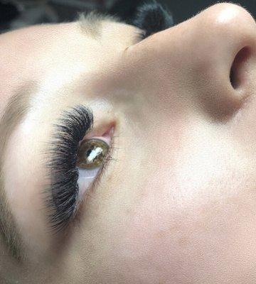 Mega volume lashes