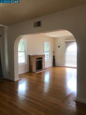 This 2 bd rm plus den/office comes w/ huge arched windows in living rm & master bd rm for only $2585.00 a mo!