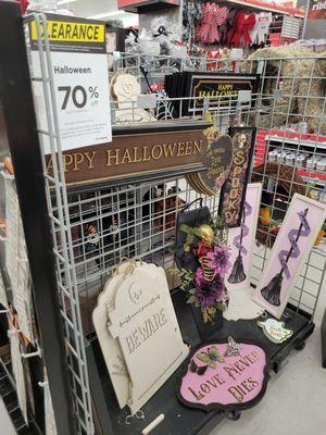 Halloween decor 70% off