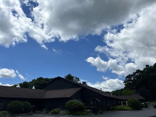 Zukas Hilltop Barn