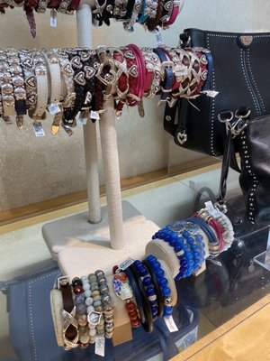 Bracelet section