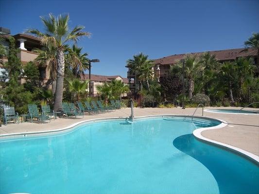 Resort-style Swimming Pool