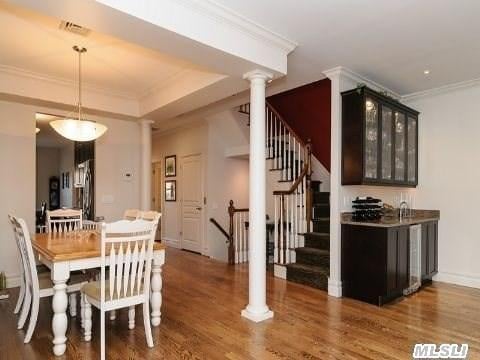 Open Contemporary Dining Area - The Preserve Woodbury