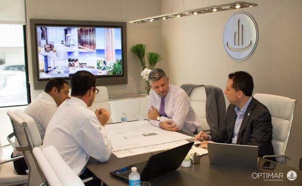 Hernan Gleizer C.E.O. of OPTIMAR (far right) meeting with commercial agents