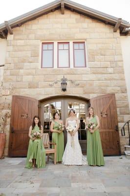 Hotel Cheval wedding, Bride wither her bridesmaids