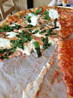 Really delicious fresh light pizza crust at Comellas:)