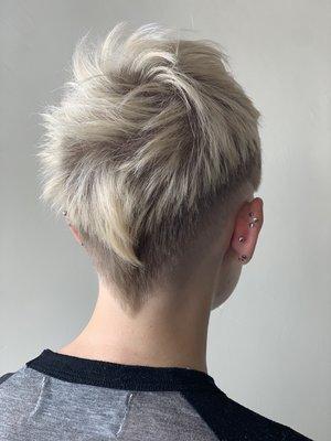 Unisex creative cut