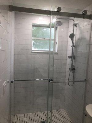 Glass shower doors