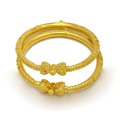 22k Gold radiant handmade bangle for a sleek look.