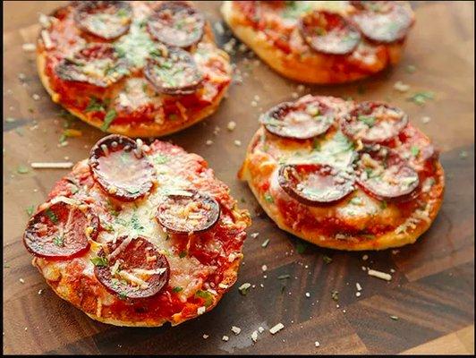 pepperoni mini pizza