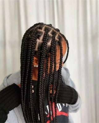 Medium large knotless Braids 120 hair included