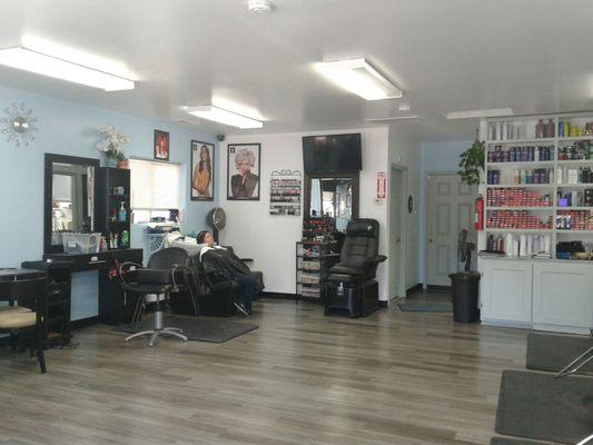 Full salon!