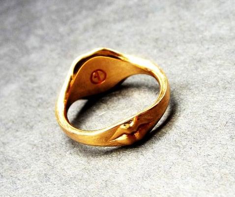 back side gold lips ring