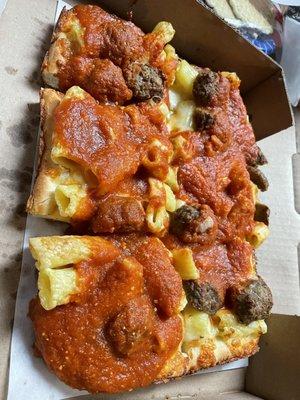 The new rigatoni & meatball pizza!