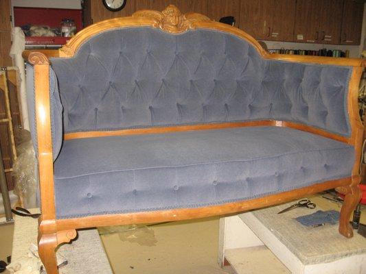 Tufted Settee