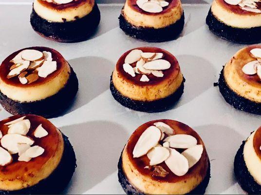 Mini almond Chocolate vanilla flan