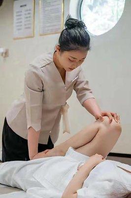 Dear Customers, Our staff abide by the principles of health and safety to serve you, welcome to enjoy our massage services! The new masseuse