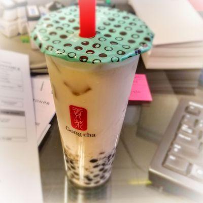 Green milk tea with bubble