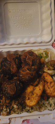 Small oxtail with rice with spinach and cabbage