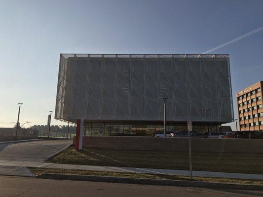 Side view of building entering from Bellevue street