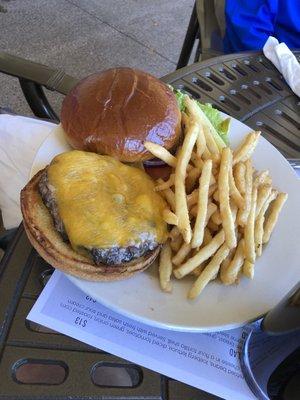 Bacon Cheeseburger with fries