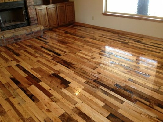 Floor made from wooden pallets