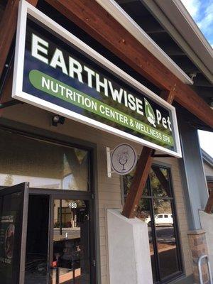 EarthWise Pet Supply & Grooming Bend