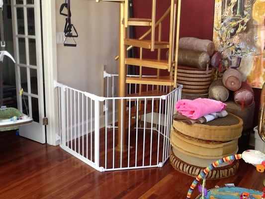 Gate for a spiral staircase