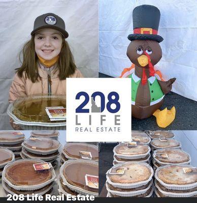 208 Life annual client Thanksgiving pie event 2020 drive thru was a huge success!