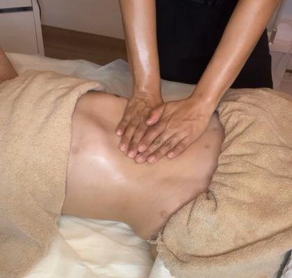 Brazilian lymphatic drainage massage